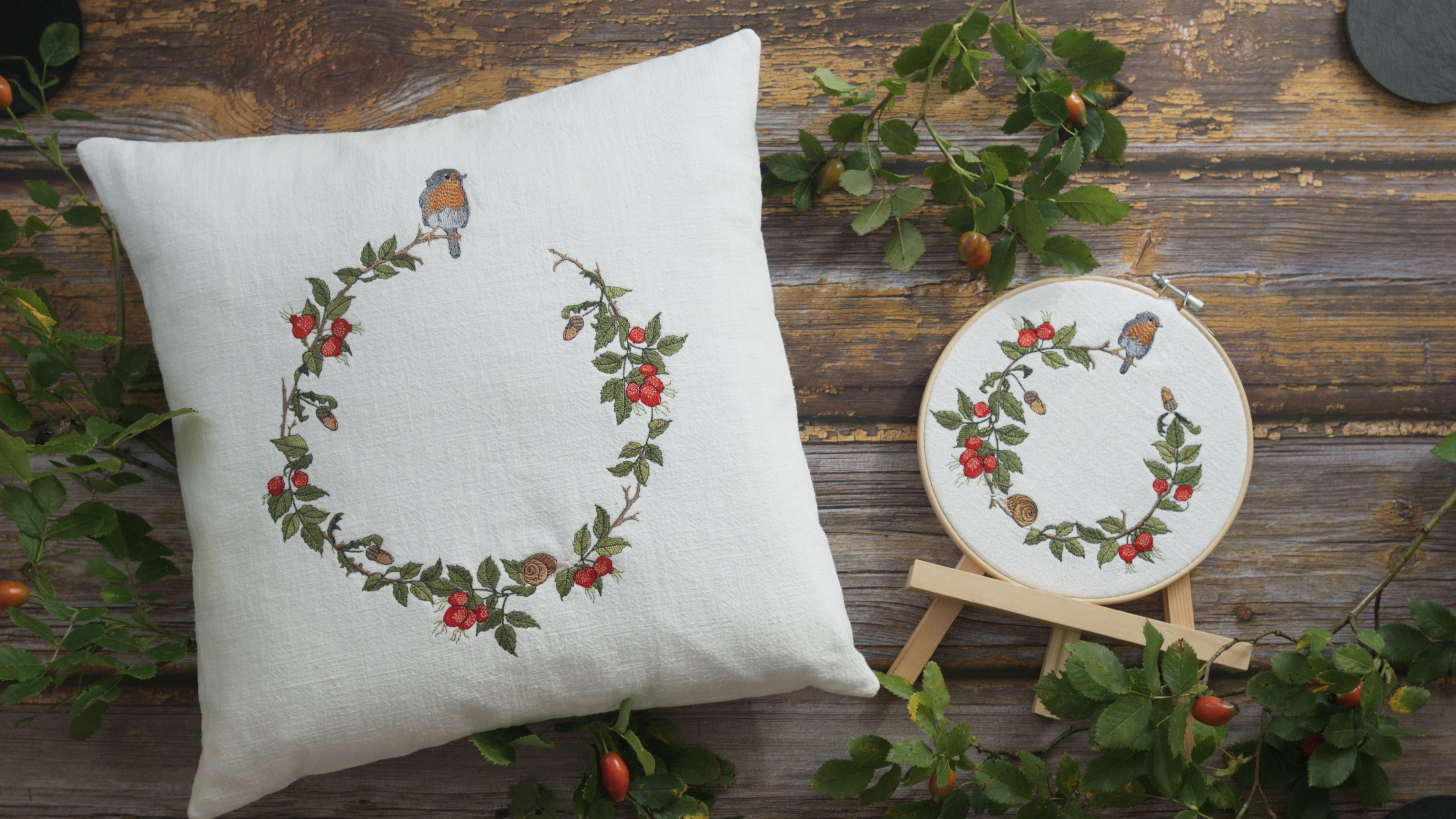 Hagebutten Stickmotive – romantische Herbstideen für deine Stickmaschine