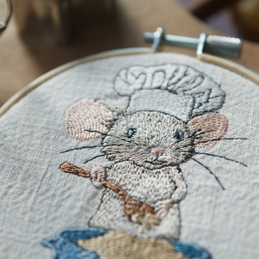 Stickdatei Backmaus mit Teig