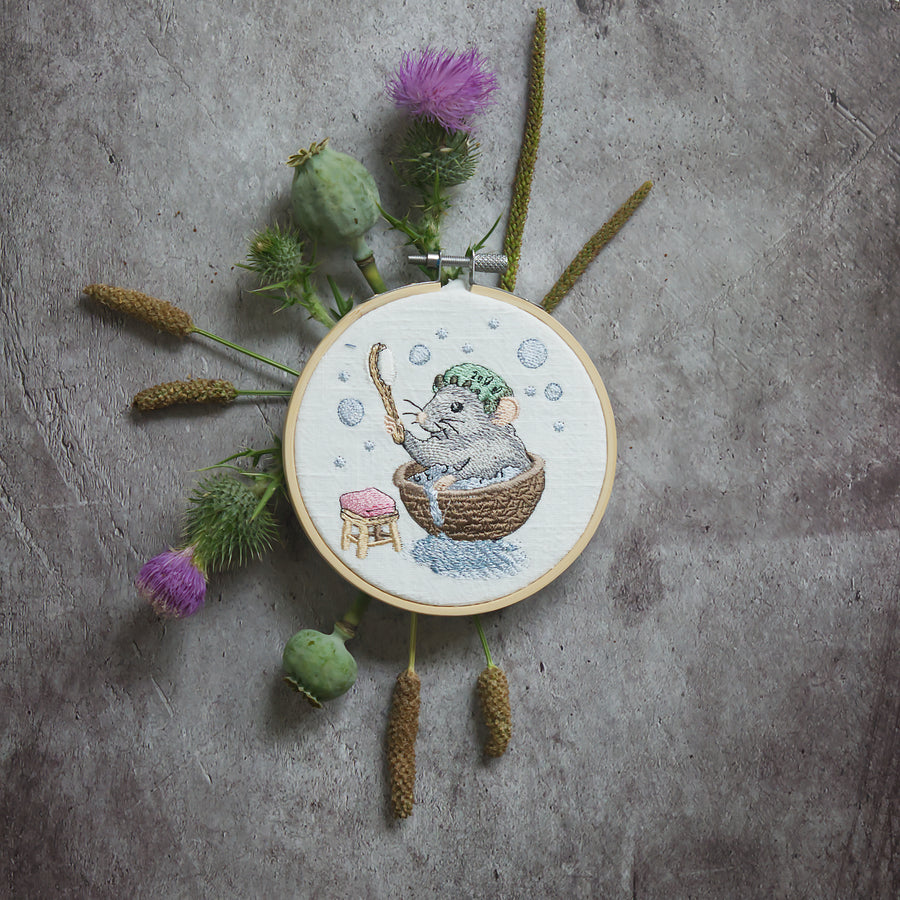 Stickdatei „Bademaus“ – Niedliches Motiv für kreative Projekte