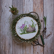 Stickdatei Frühblüherwiese für die mittlere Rahmengröße