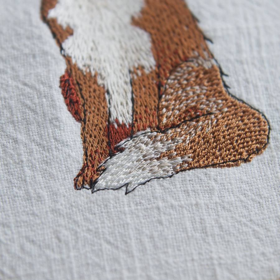 Stickdatei Fuchs – detailreiches Tiermotiv für Winter, Weihnachten & naturverbundene Stickerei