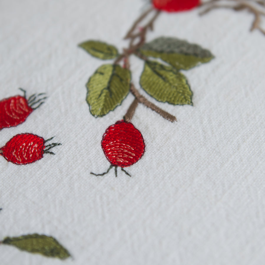 Hagebuttenherz – Stickdatei für große Stickrahmen