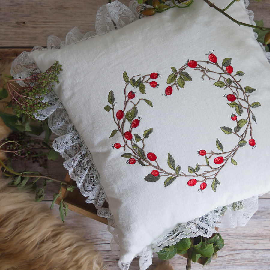 Hagebuttenherz – Stickdatei für große Stickrahmen