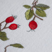 Hagebuttenherz – Stickdatei für große Stickrahmen