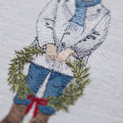 Stickdatei Weihnachten – Junge mit Kranz