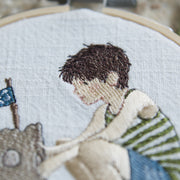 Stickdatei Junge mit Sandburg