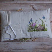Stickdatei Frühblüherwiese mit Feldlerche