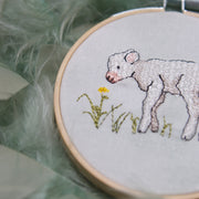 Stickdatei Lamm auf der Wiese