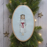 Stickdatei für Stickmaschinen Lucia Mädchen Lichtkind Weihnachten