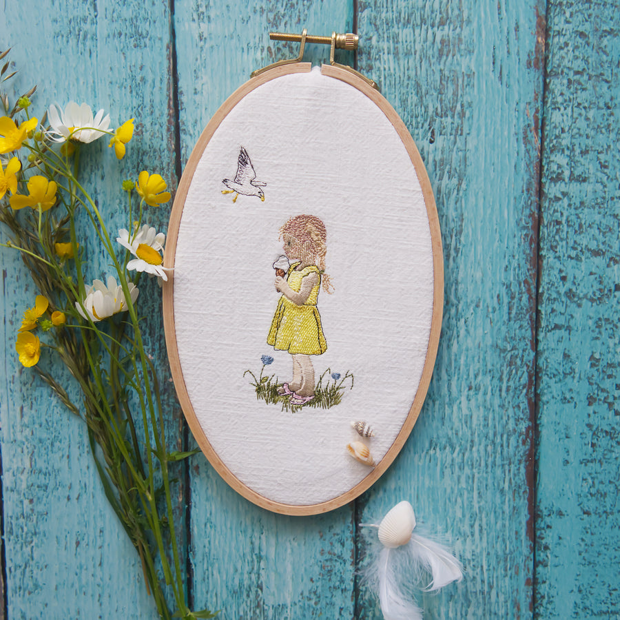 Stickdatei kaufen Stickmaschine Kind Mädchen Eis Möwe Strand Urlaub Sommer Frühling Herbst Cora Design