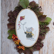 Stickdatei für Stickmaschinen, Maus mit Drachen, Herbst Winter Frühling 