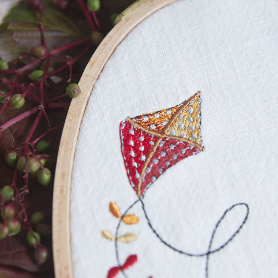 Maus mit Drachen – Stickdatei für 13x18 cm Rahmen