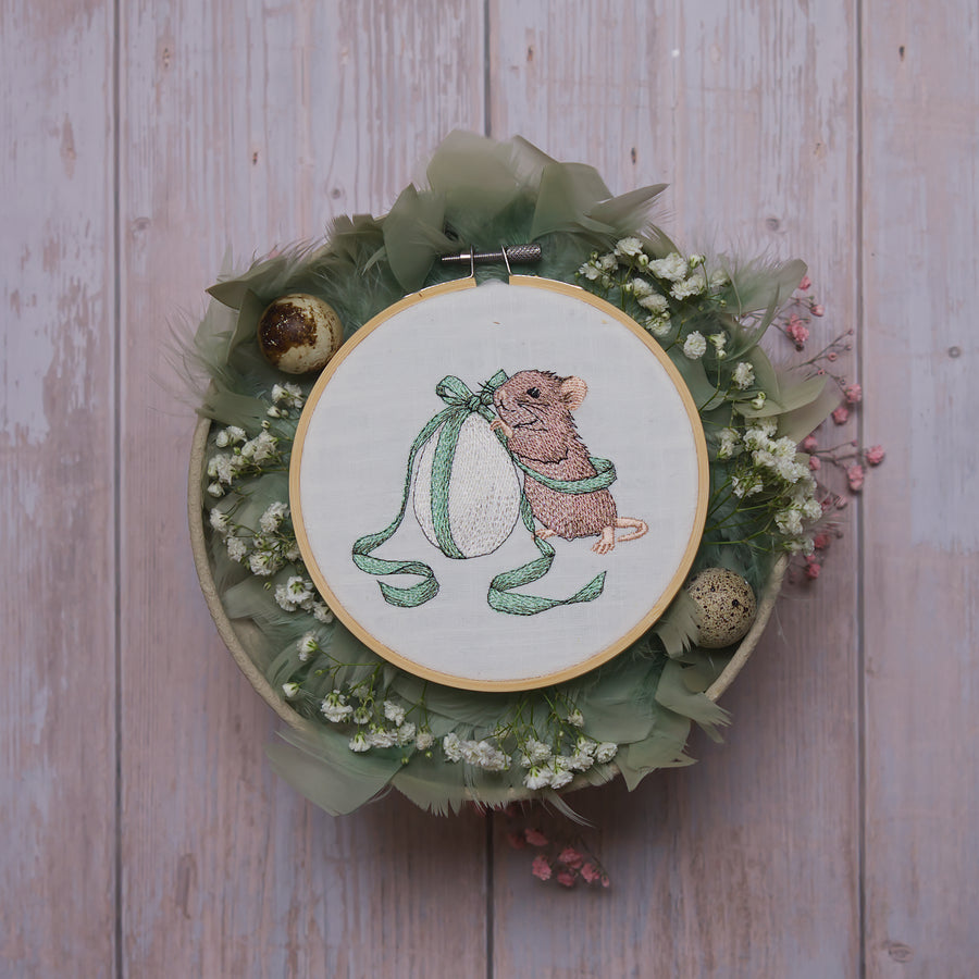 Stickdatei Maus mit Ei