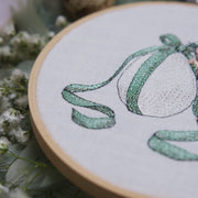 Stickdatei Maus mit Ei