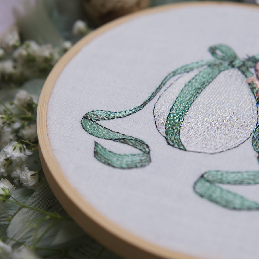 Stickdatei Maus mit Ei