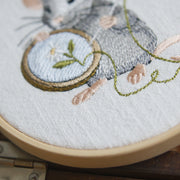 Stickdatei Maus mit Stickrahmen