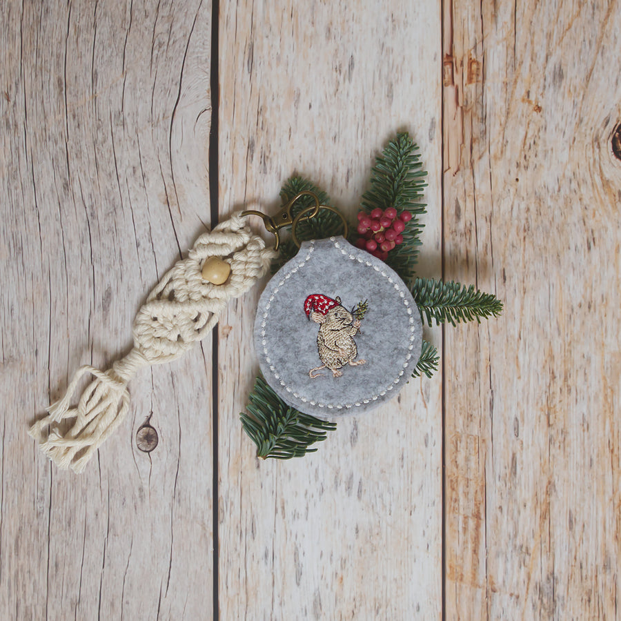 ITH Stickdatei Schlüsselanhänger mit Wichtelmaus