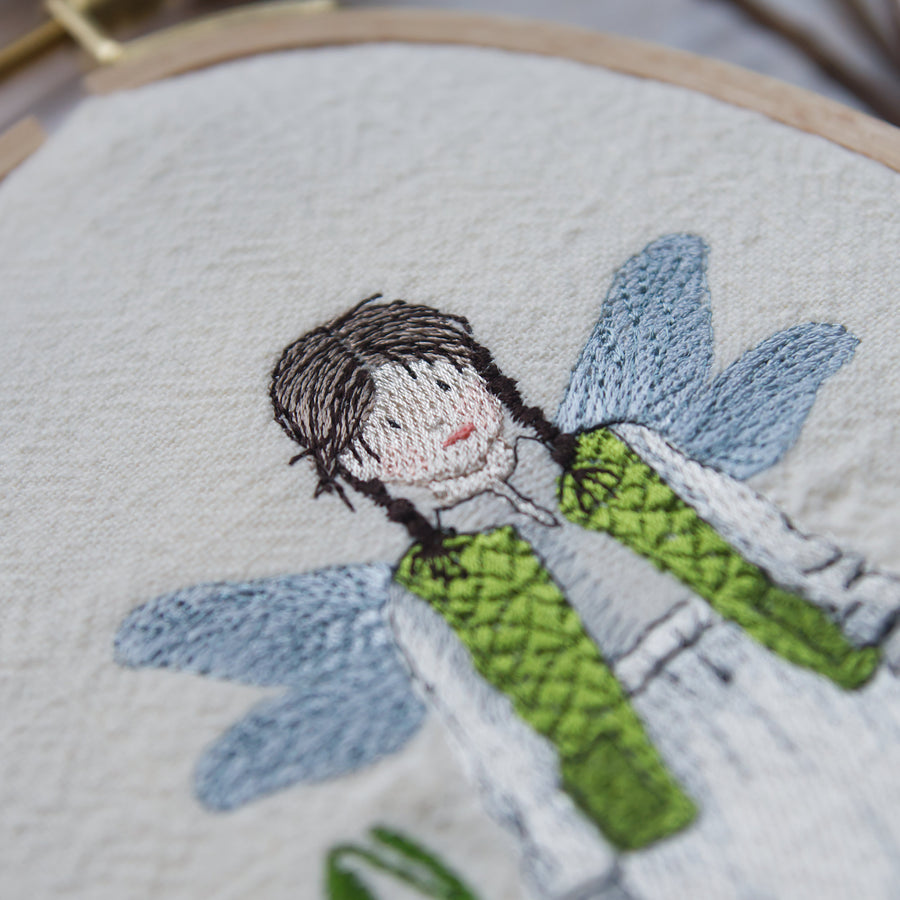 Stickdatei Schneeglöckchenelfe