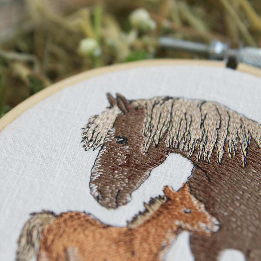 Stickdatei Stute und Fohlen