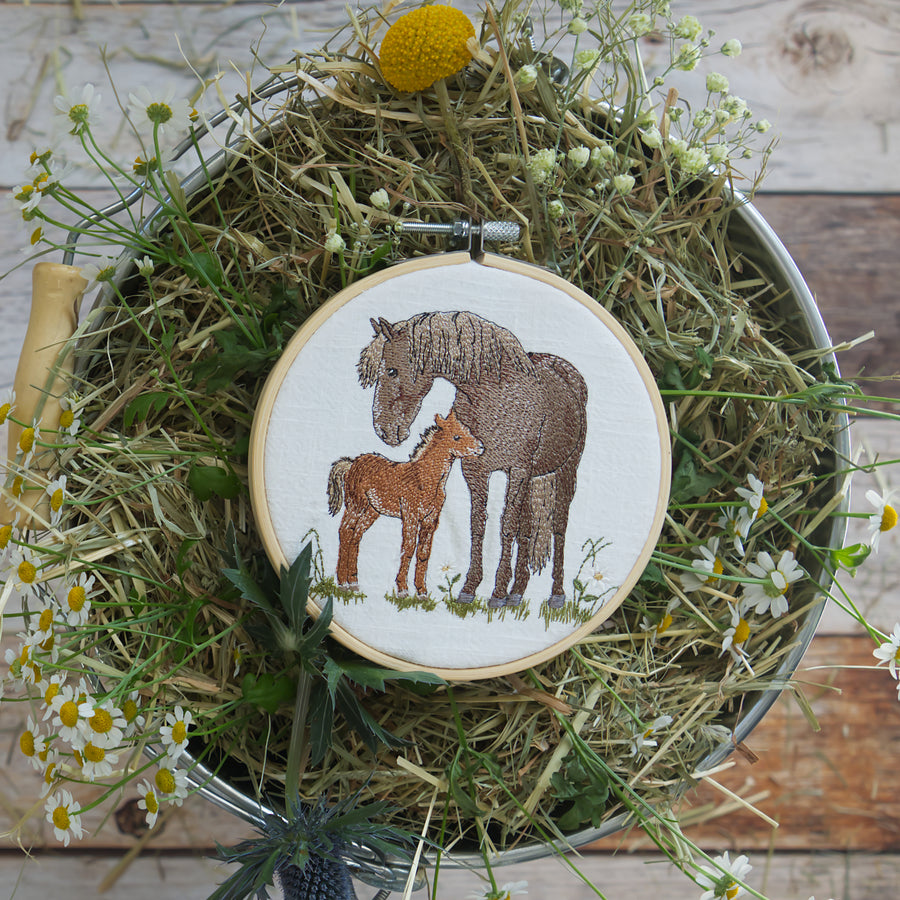 Stickdatei Stute und Fohlen