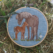 Stickdatei Stute und Fohlen