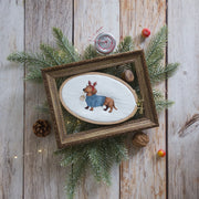 Stickdatei Weihnachtsdackel – Weihnachtliches Stickmuster Hund mit Pullover & Geweih • Winter Stickdatei für festliche Handarbeiten