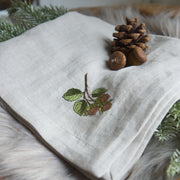 Stickdatei 3 Haselnüsse – Herbstliches Stickmuster mit Zweig und Nüssen • Naturmotiv für Landhausstil & Geschenkideen