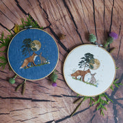 Stickdatei Fuchs und Hase sagen gute Nacht – romantisches Tiermotiv bei Mondschein