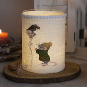 Stickdatei Maus im Schnee und Rotkehlchen mit Stern auf Leinen gestickt, Windlicht mit Lichterkette, weihnachtliche Stickdatei für die Stickmaschine