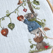 Stickdatei Maus unter der Lampiongirlande 13x18