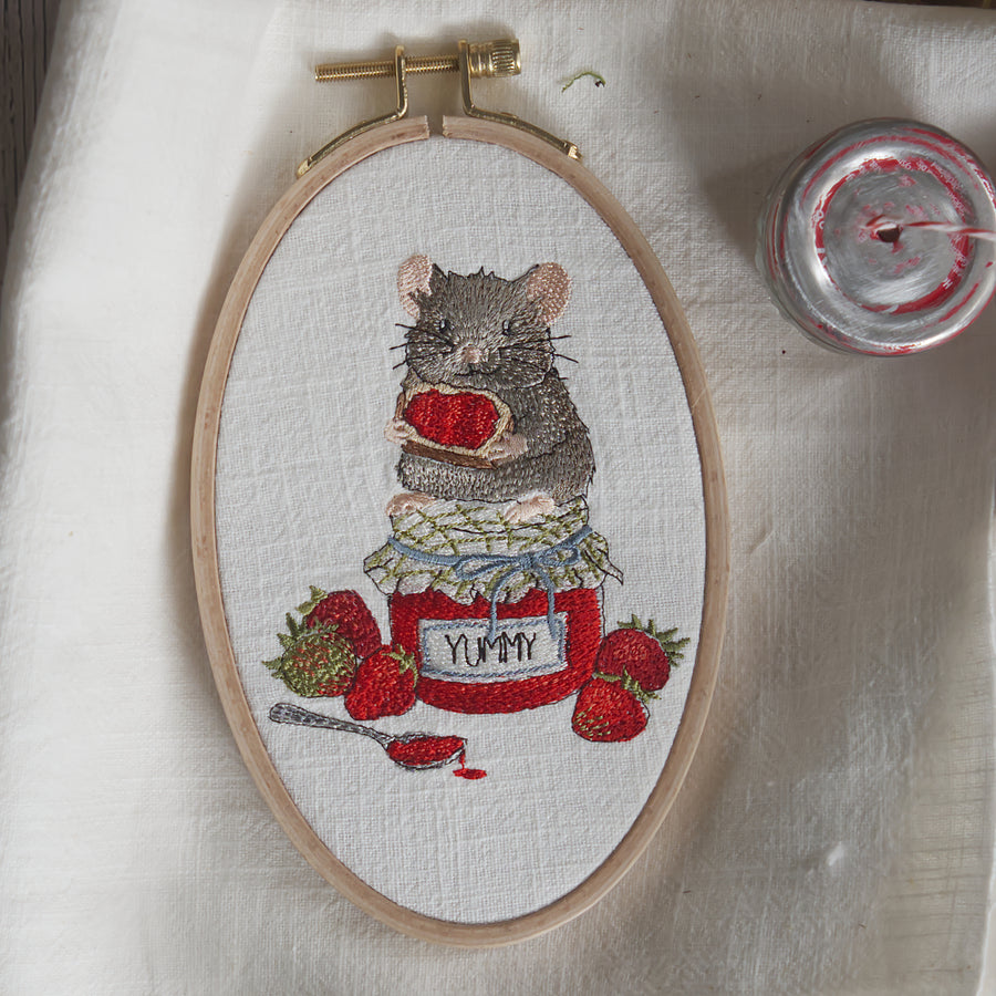 Stickdateien Bundle Erdbeermäuse für Maschinenstickerei – Mäuse Serie Sommer im Erdbeergarten