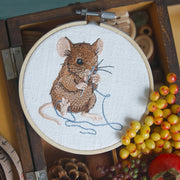 Stickdatei Maus mit Nadel und Faden