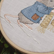 Stickdatei Maus mit Schal