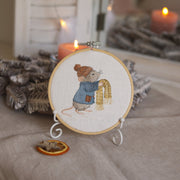 Stickdatei Maus mit Schal