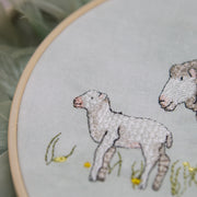 Stickdatei Mutter und Lamm