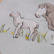 Stickdatei Mutter und Lamm