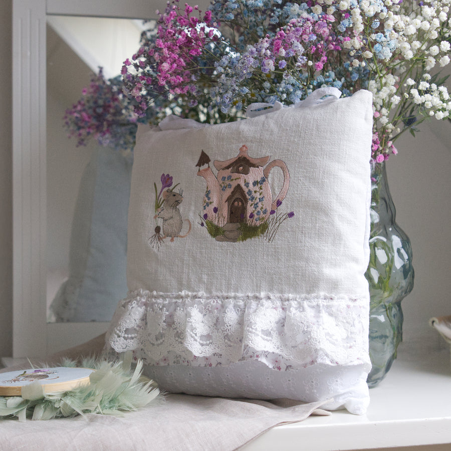 Stickdatei Maus mit Krokus