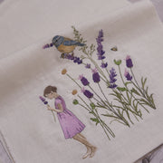 Stickdatei Mädchen mit Lavendel