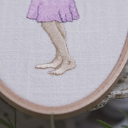 Stickdatei Mädchen mit Lavendel