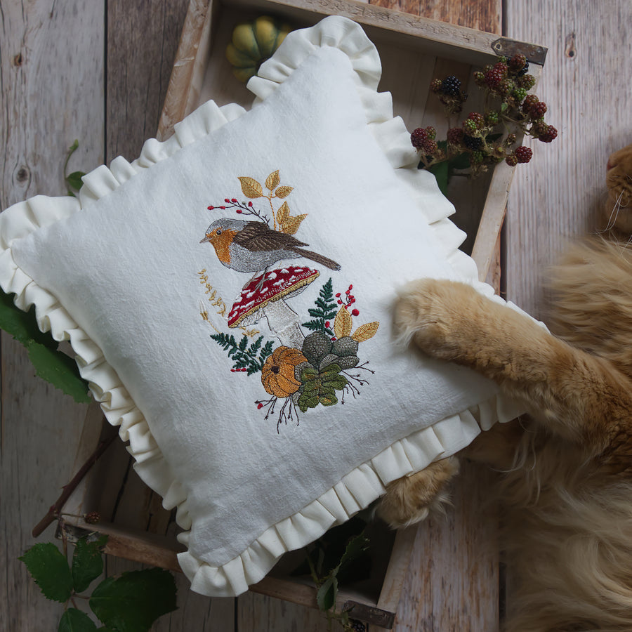 Rotkehlchen und Fliegenpilz – Stickdatei für 13x18 cm Rahmen