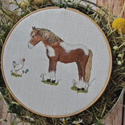 Stickdatei Pferd und Huhn