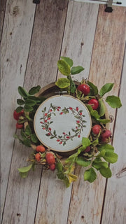 Hagebuttenherz – Stickdatei für den 13x18-Rahmen