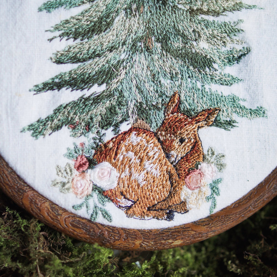 Stickdatei Tanne mit Reh