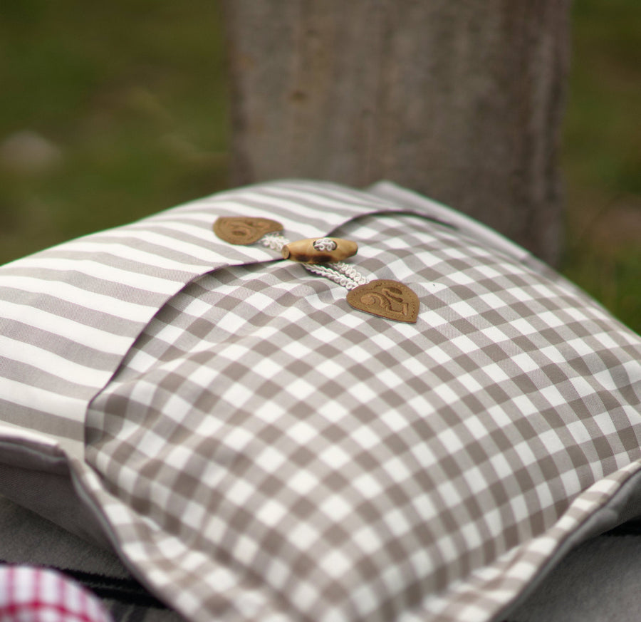 Stickdatei Kuh für große Rahmen und Knebelknopfverschluss